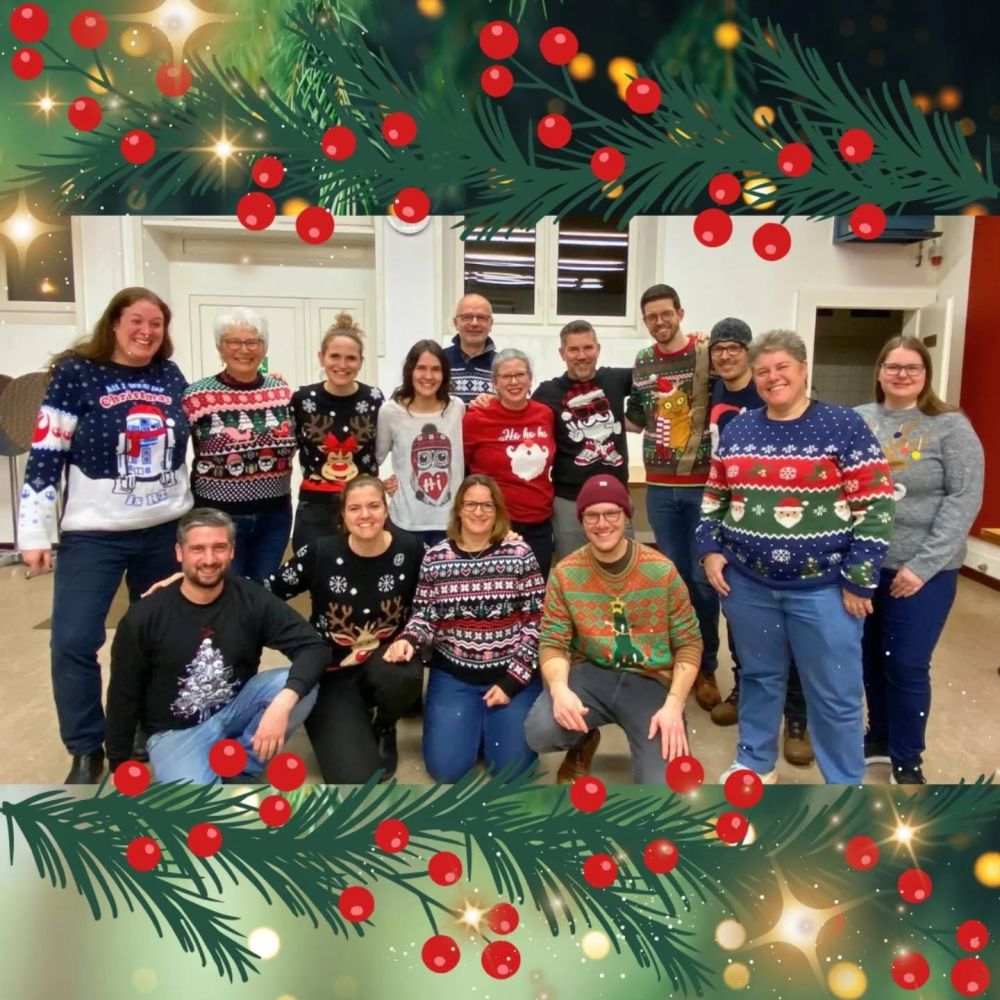 Letzte Probe im Jahr 2024 in unseren "schönsten" Weihnachtspullovern! 🎄✨ Wir wünschen euch allen frohe Festtage und eine besinnliche Weihnachtszeit! 🎅🎶

#bohememusigolten #fasnachtolten2025 #Weihnachtsstimmung