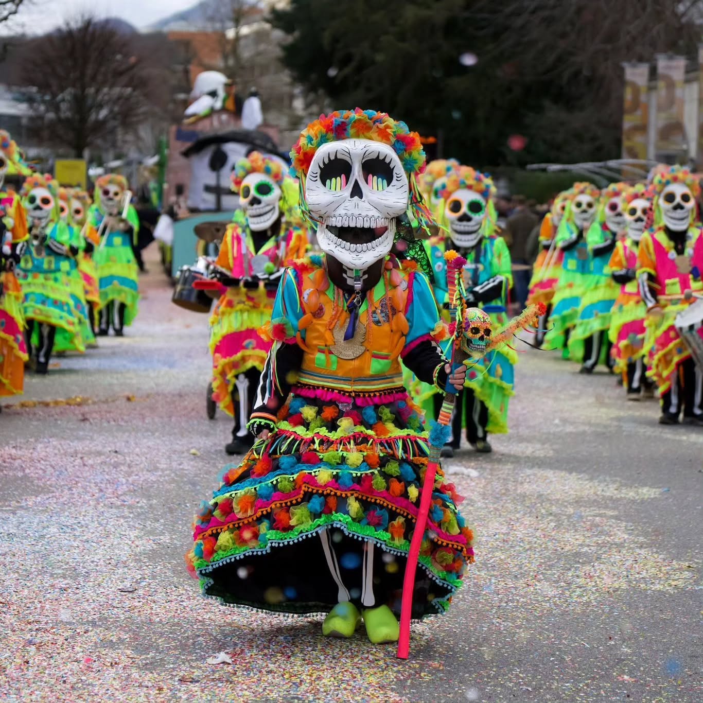 🥳 Umzug 2024 💛💙
📸 by @phmaurer_ 
.
.
.
#bohememusig #oltnerfasnacht #fasnachtsumzug #fuko