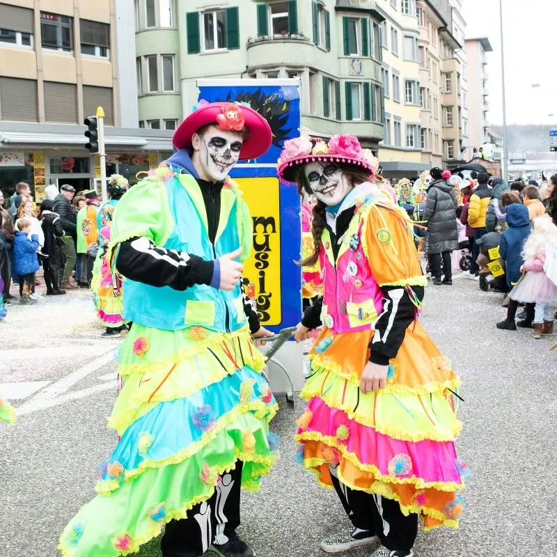 Noch mehr Fotos vom Umzug 2024 🥳✨️
Vielen Dank an @raphael_studer_photography für die tollen Bilder! 📸🙌🏻
.
.
.
#bohememusig #oltnerfasnacht #fasnachtsumzug #guggenmusik